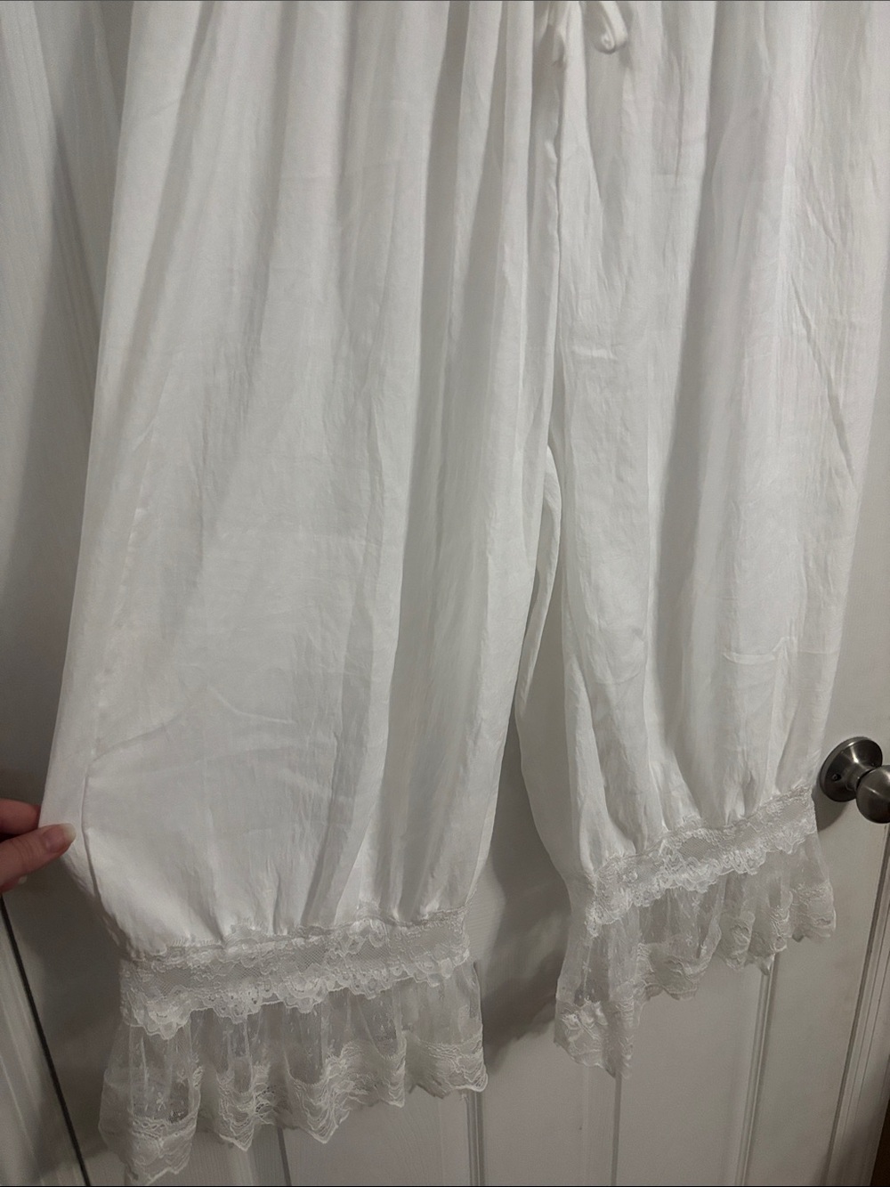 White Lace-Trim Wide Leg Bloomers - Picture 4 of 14